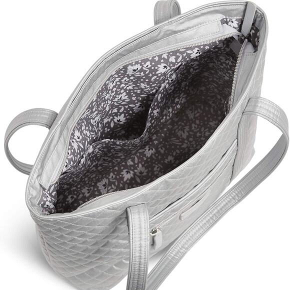 Vera Bradley Handbags - Vera Bradley Signature Cotton Small Vera Tote Bag in Silver Pearl